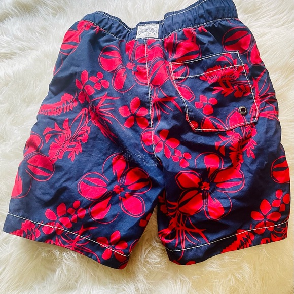Boys Gap Bathing suit or shorts. Hawaiian print size. Size small 6-7 - Picture 3 of 3